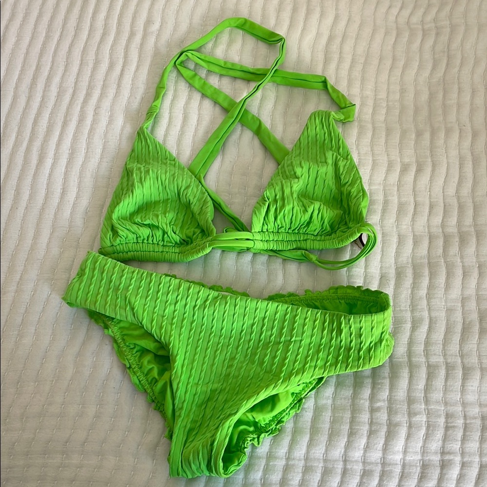 LULI FAMA 🍋‍🟩 Vibrant Green Bikini Set